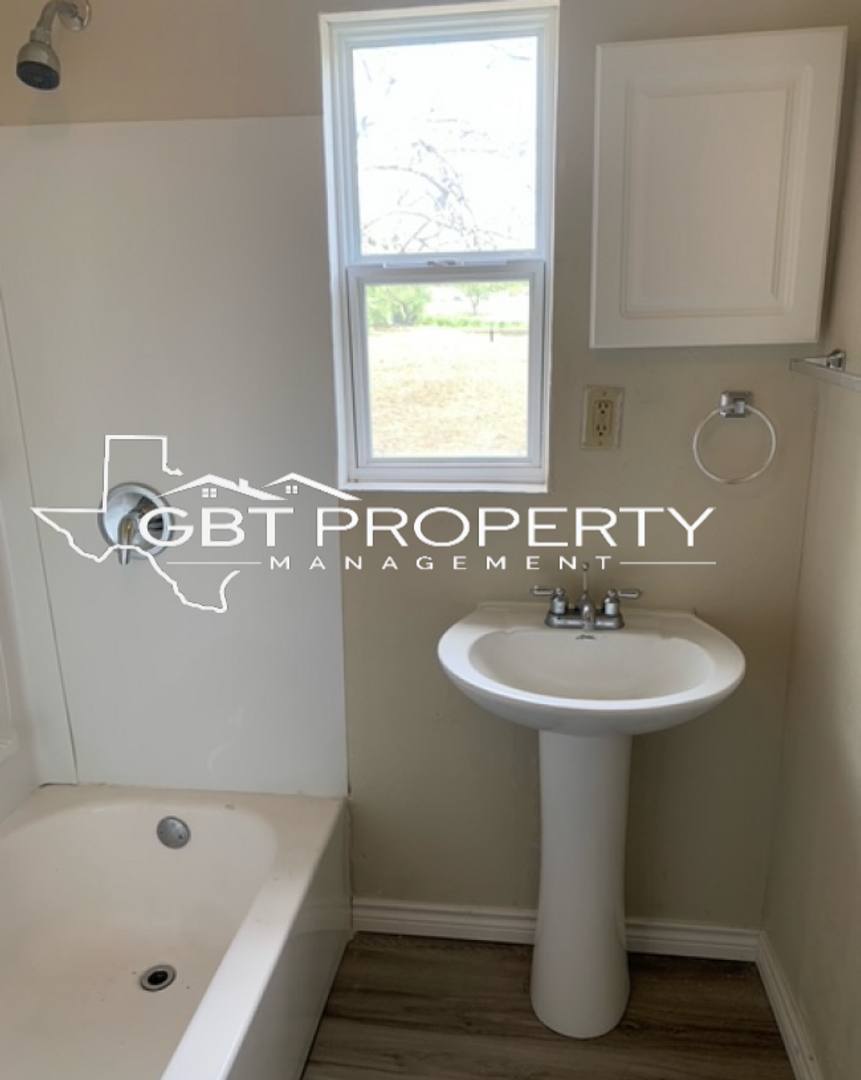 House for rent at 1108 E Lee Ave, Kingsville, TX 78363