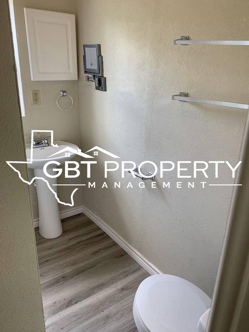 House for rent at 1108 E Lee Ave, Kingsville, TX 78363