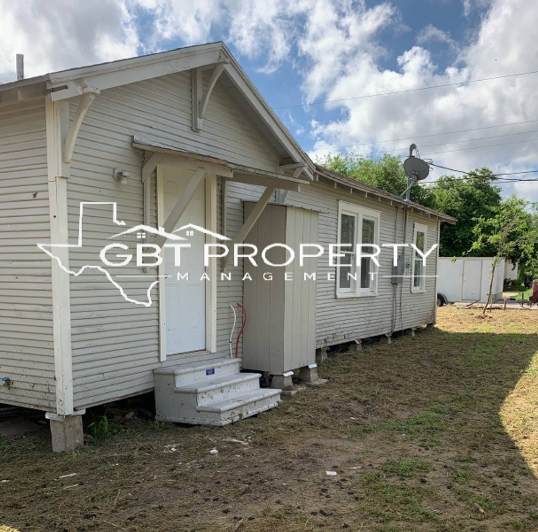 House for rent at 1108 E Lee Ave, Kingsville, TX 78363