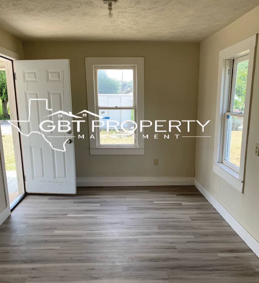 House for rent at 1108 E Lee Ave, Kingsville, TX 78363