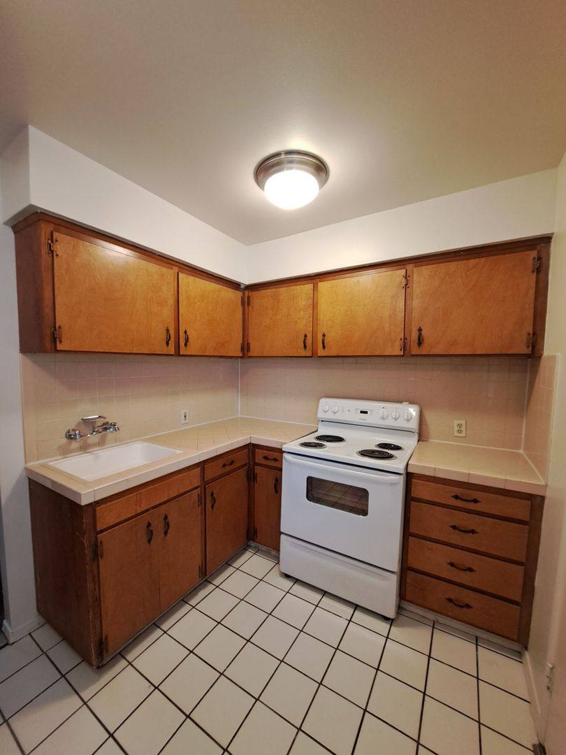 Apartment for rent at 4302-4312 E Sierra Madre Ave, Fresno, CA 93726
