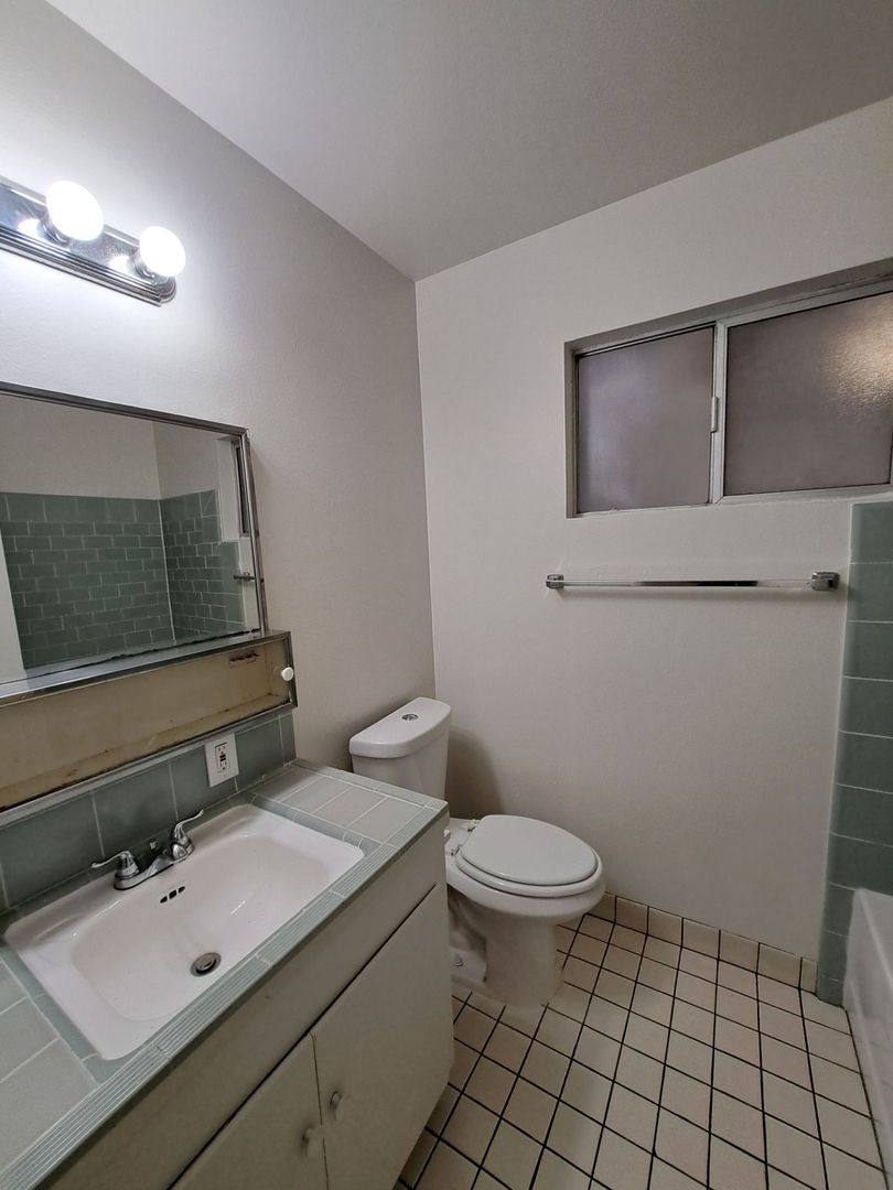 Apartment for rent at 4302-4312 E Sierra Madre Ave, Fresno, CA 93726