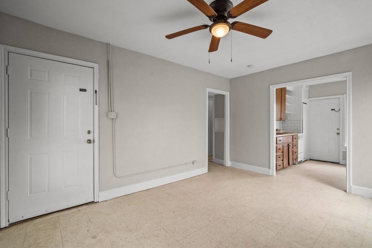 Apartment for rent at 814 3rd Ave N, Texas City, TX 77590