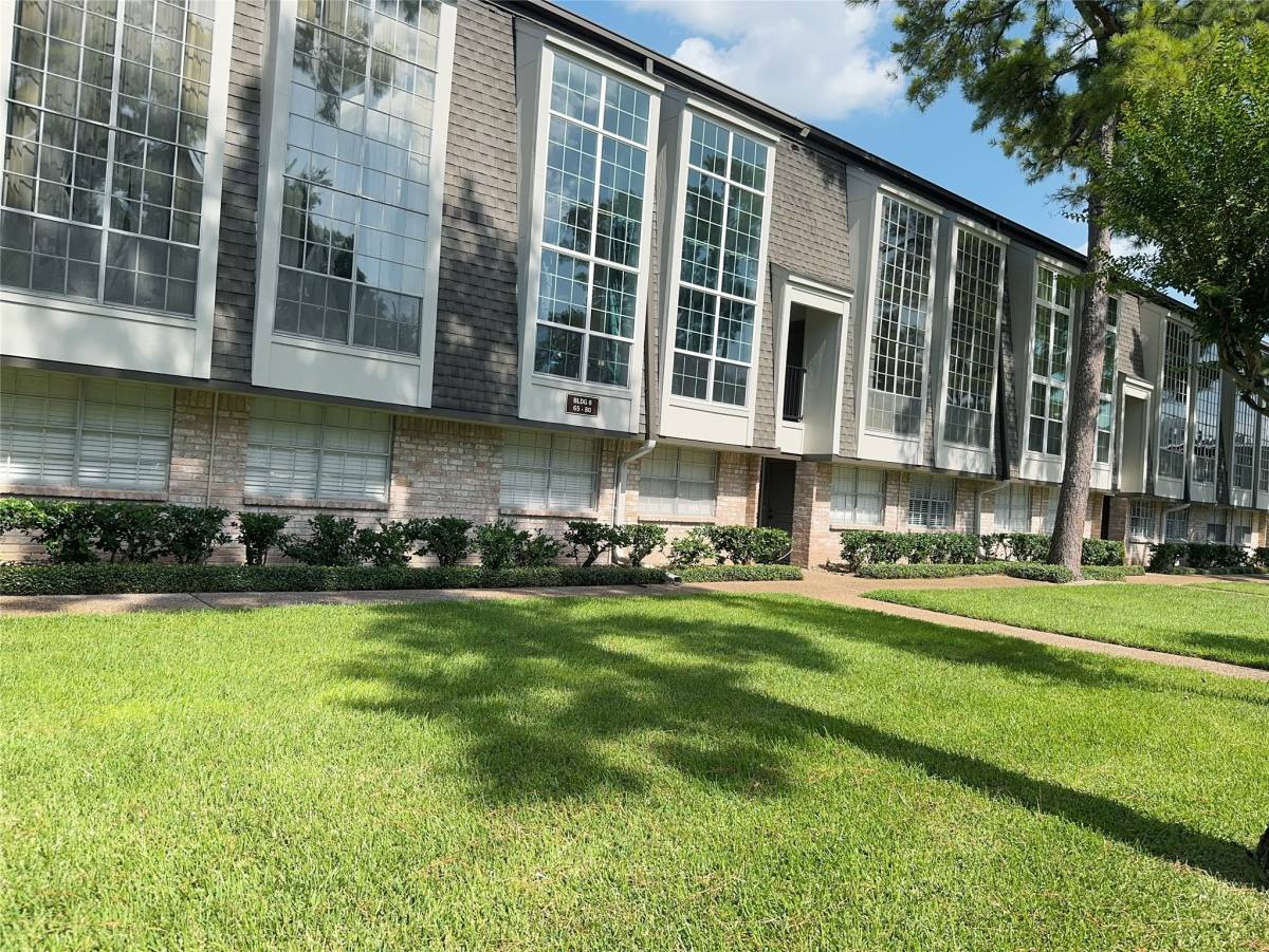 Condo for rent at 12633 Memorial Dr #74, Houston, TX 77024