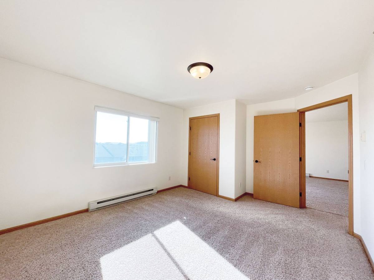 Apartment for rent at 2200 33rd St NW, Minot, ND 58703