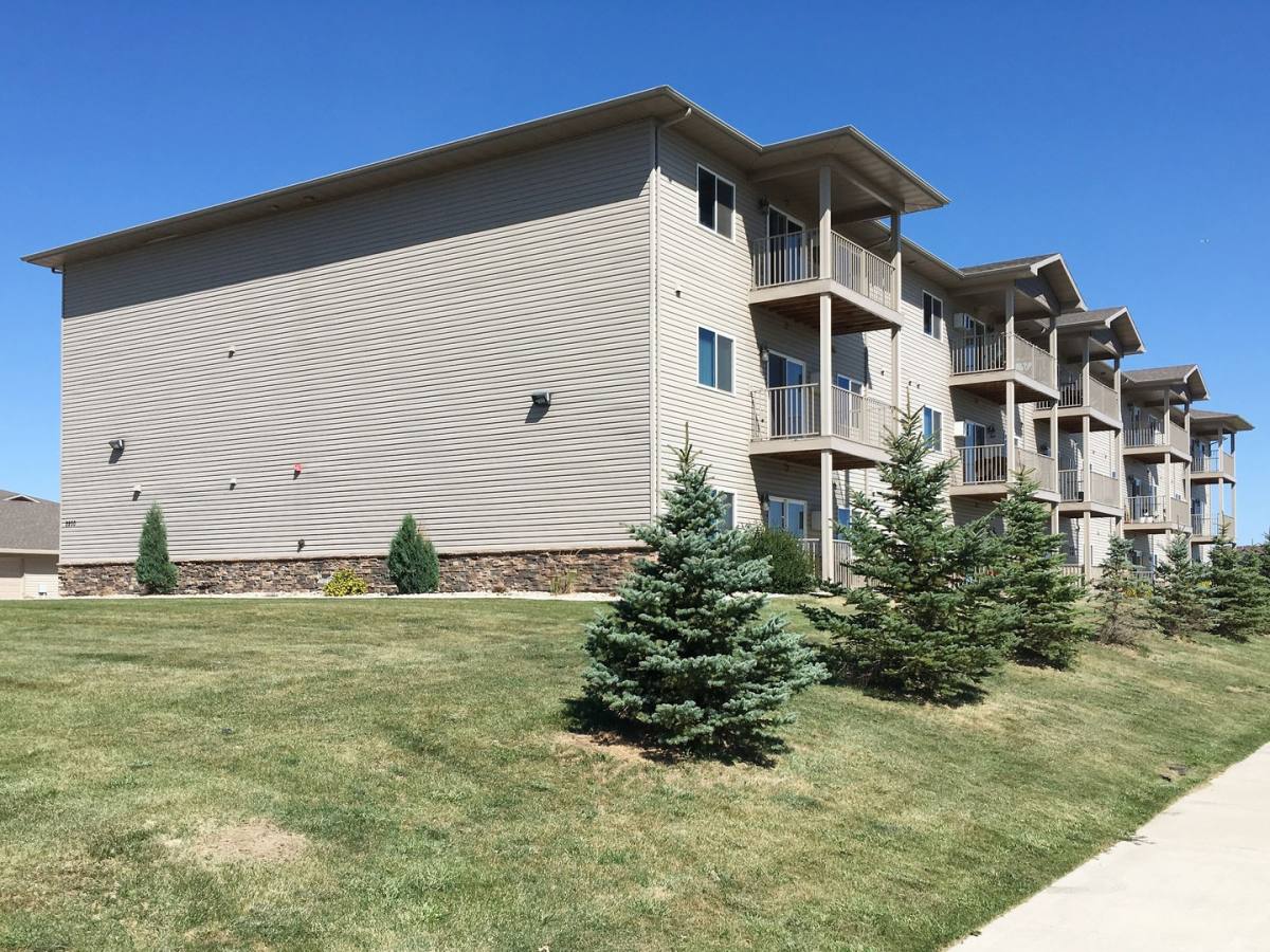 Apartment for rent at 2200 33rd St NW, Minot, ND 58703