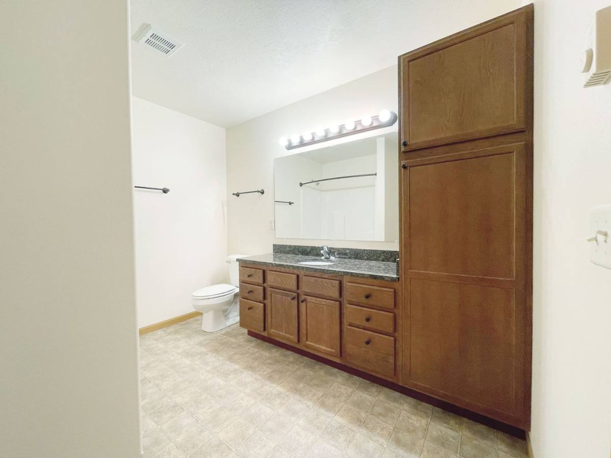 Apartment for rent at 2200 33rd St NW, Minot, ND 58703