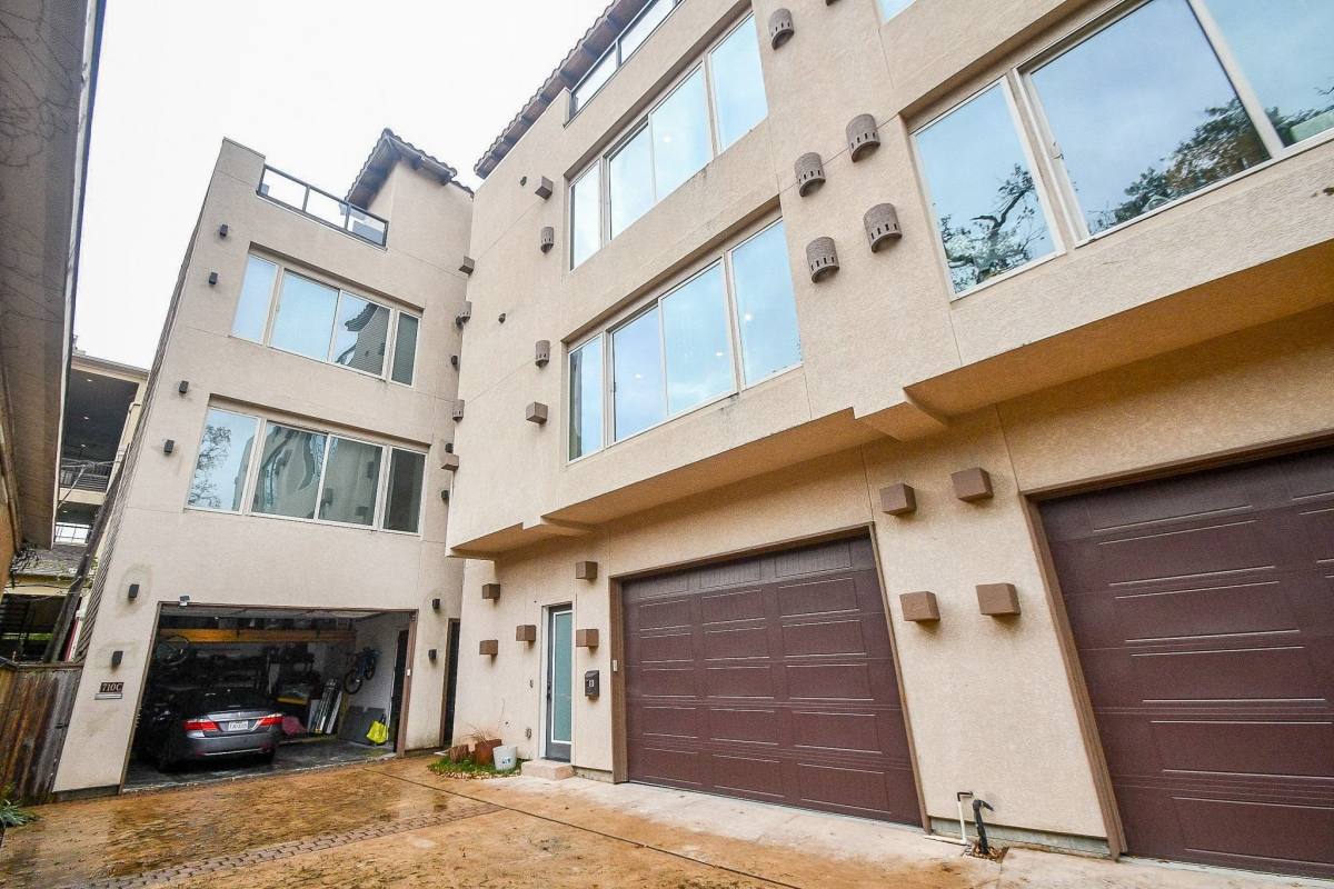Townhouse for rent at 710 Stanford St #710B, Houston, TX 77019