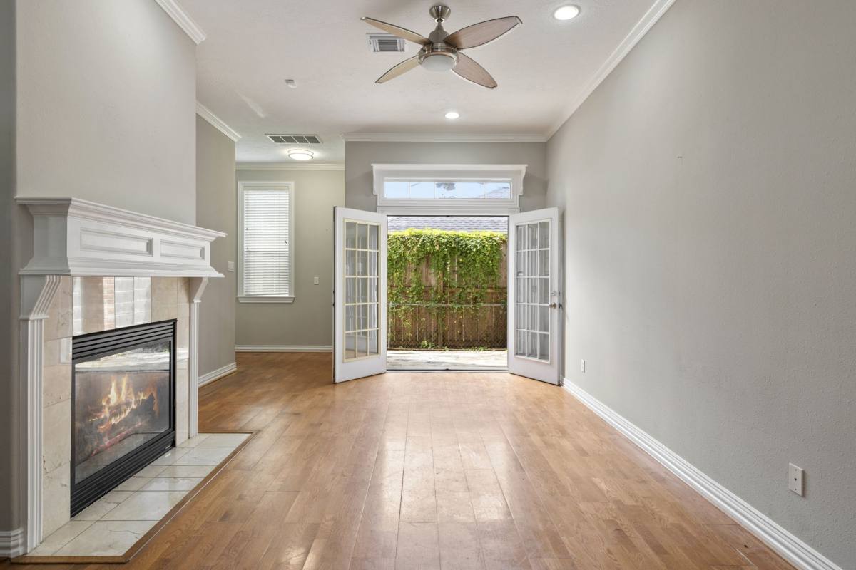 Apartment for rent at 4306 Ennis St, Houston, TX 77004