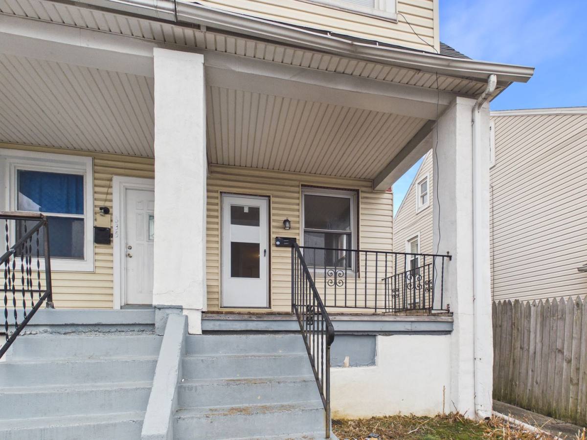 House for rent at 637 Dunkle St, Harrisburg, PA 17104