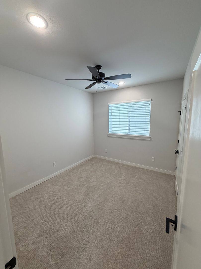 Townhouse for rent at 513 W Dallas St, Broken Arrow, OK 74012