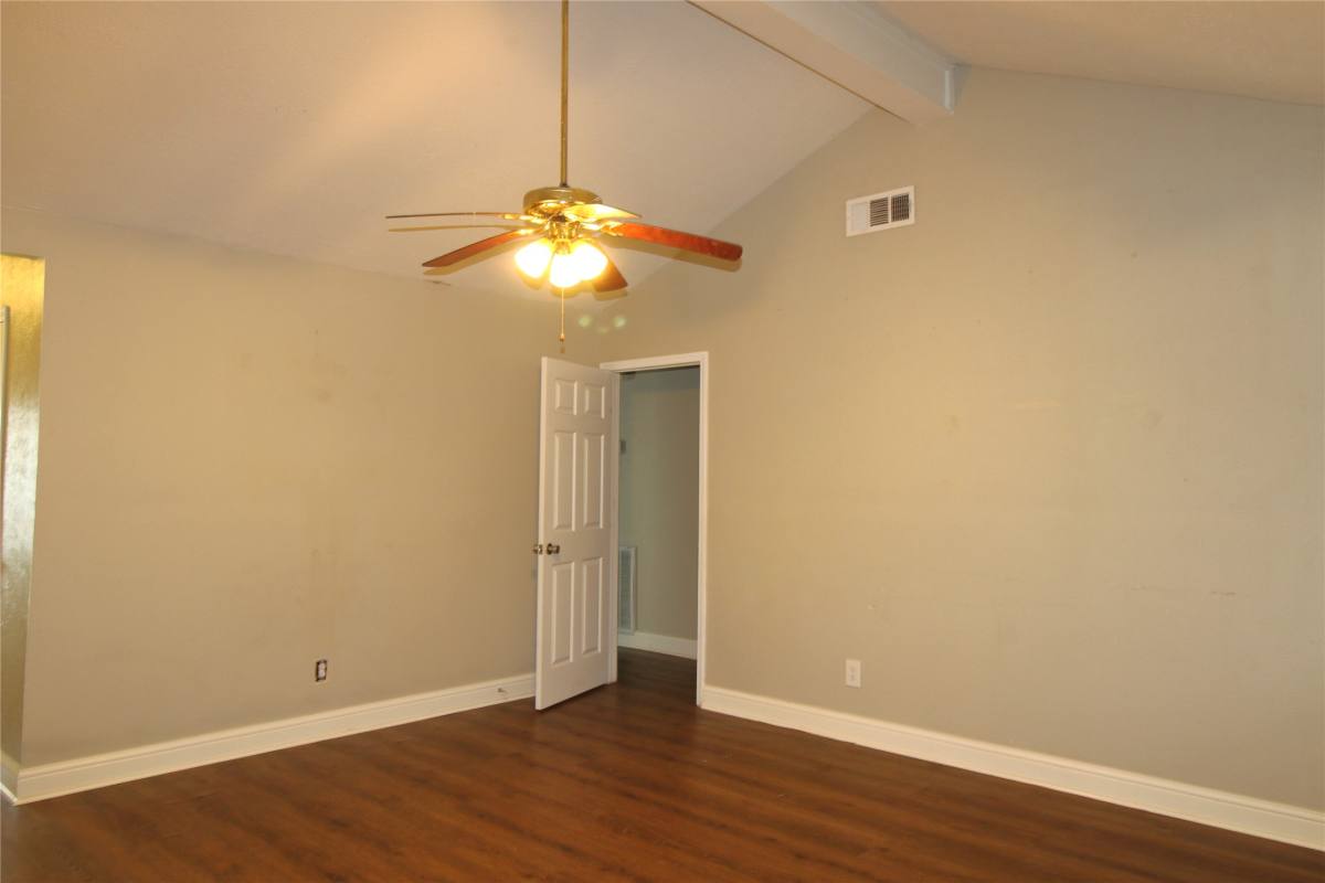 Apartment for rent at 508 Julie Lane #508, Highlands, TX 77562