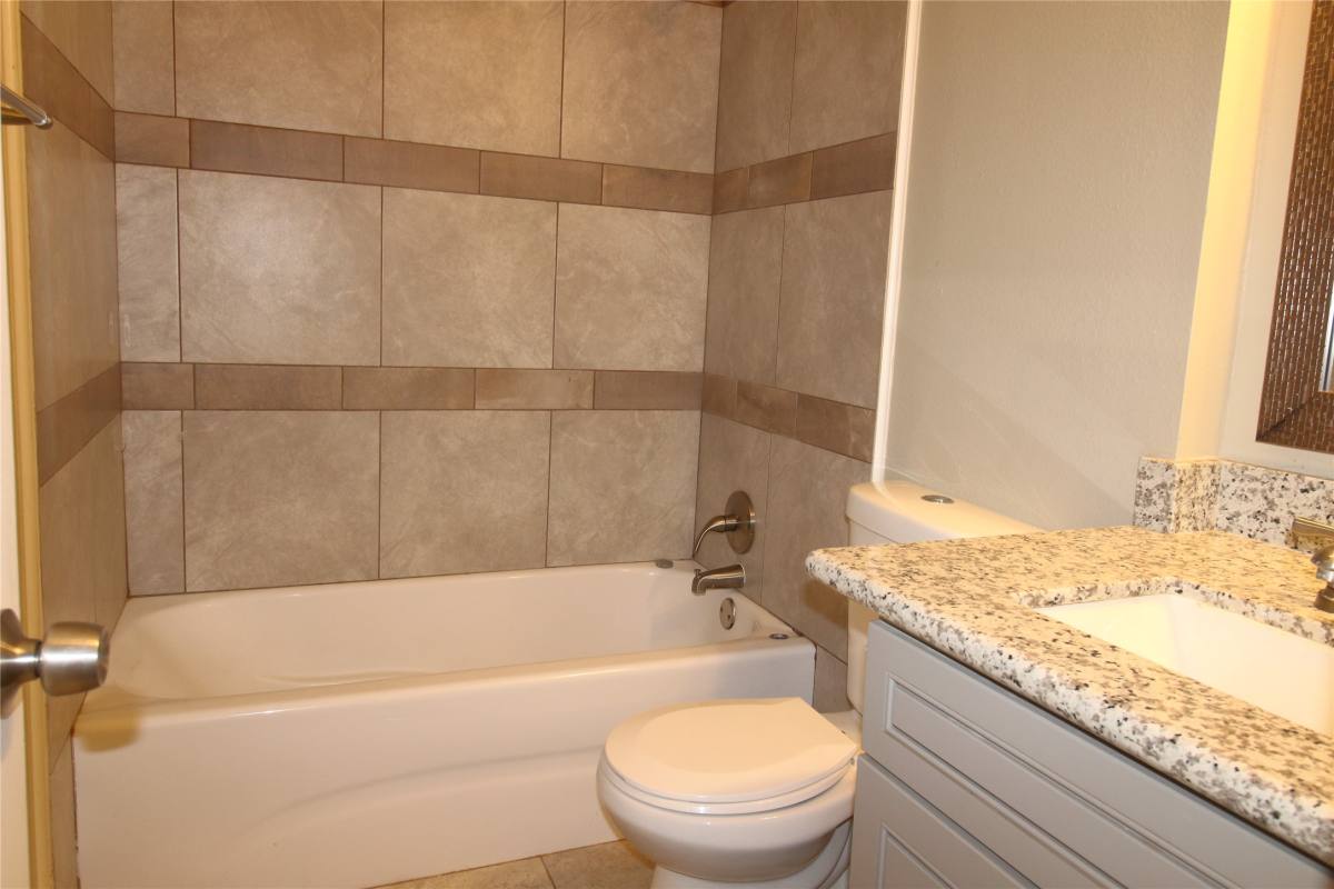Apartment for rent at 508 Julie Lane #508, Highlands, TX 77562