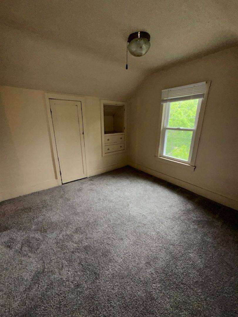 House for rent at 1528 W 10th St, Sioux Falls, SD 57104