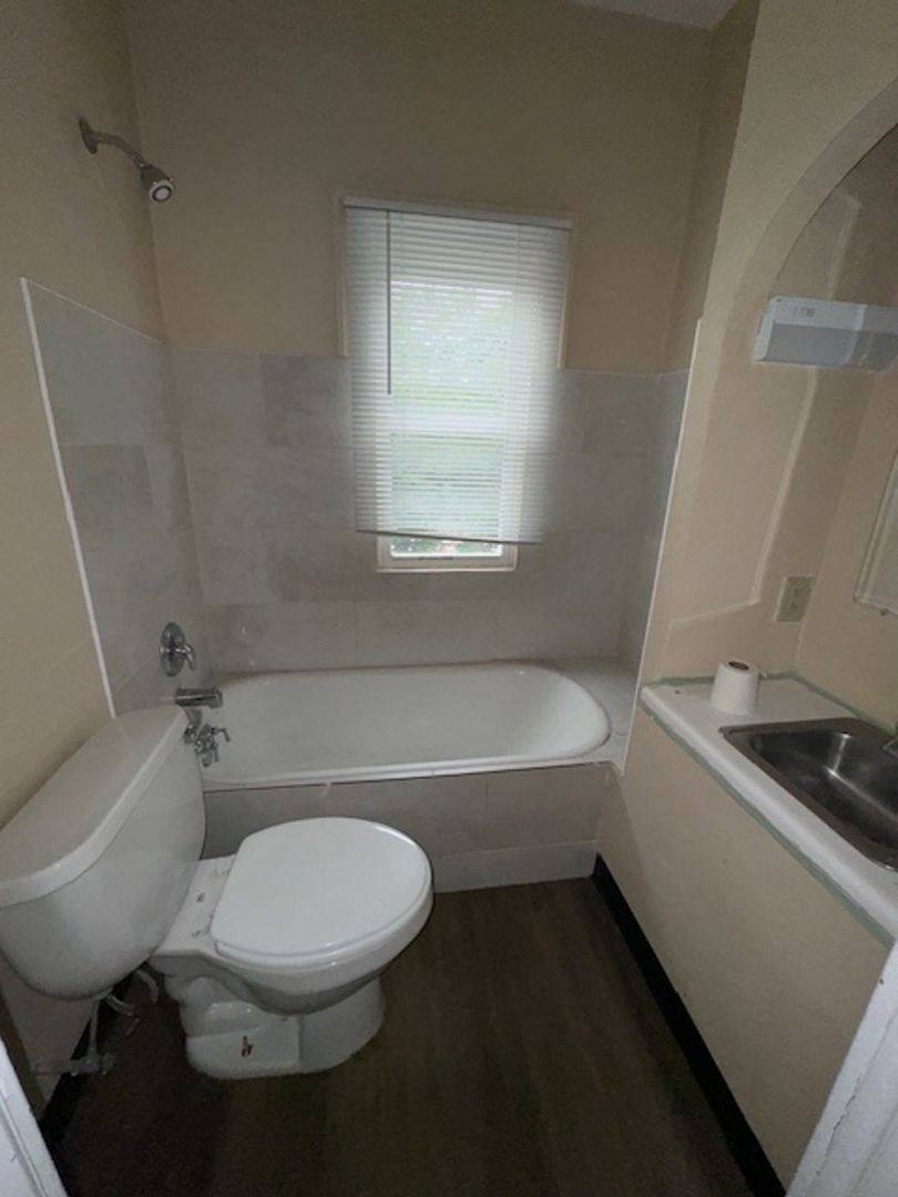House for rent at 1528 W 10th St, Sioux Falls, SD 57104