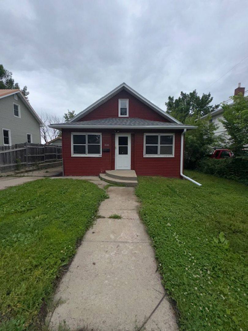 House for rent at 1528 W 10th St, Sioux Falls, SD 57104