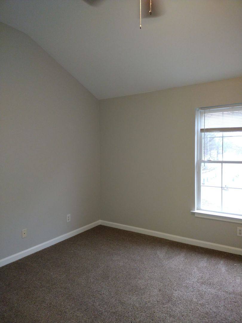 Townhouse for rent at 202 Cemetery Ave, Gallatin, TN 37066