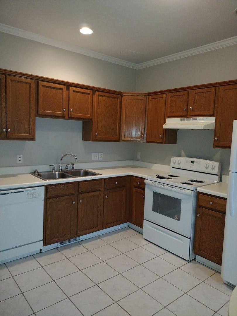 Townhouse for rent at 202 Cemetery Ave, Gallatin, TN 37066