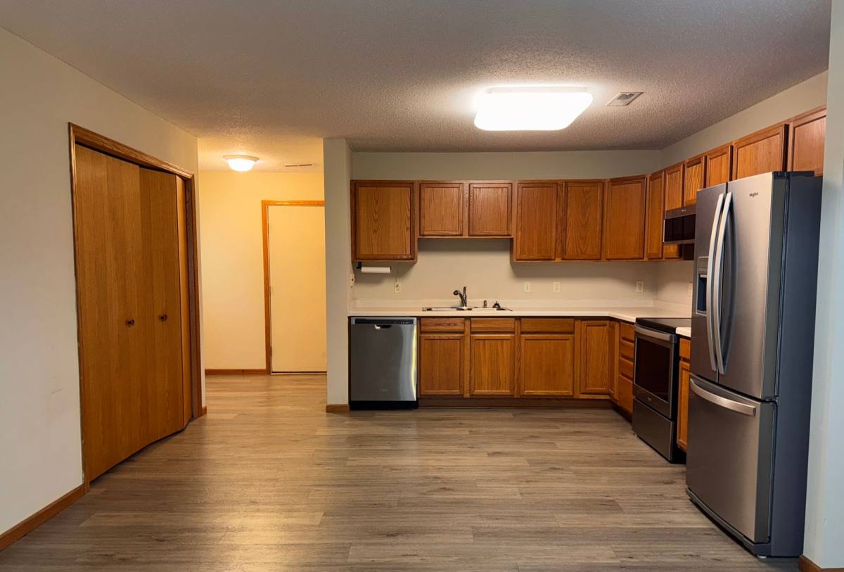 Townhouse for rent at 351-B Williamsburg Place, New Richmond, WI 54017