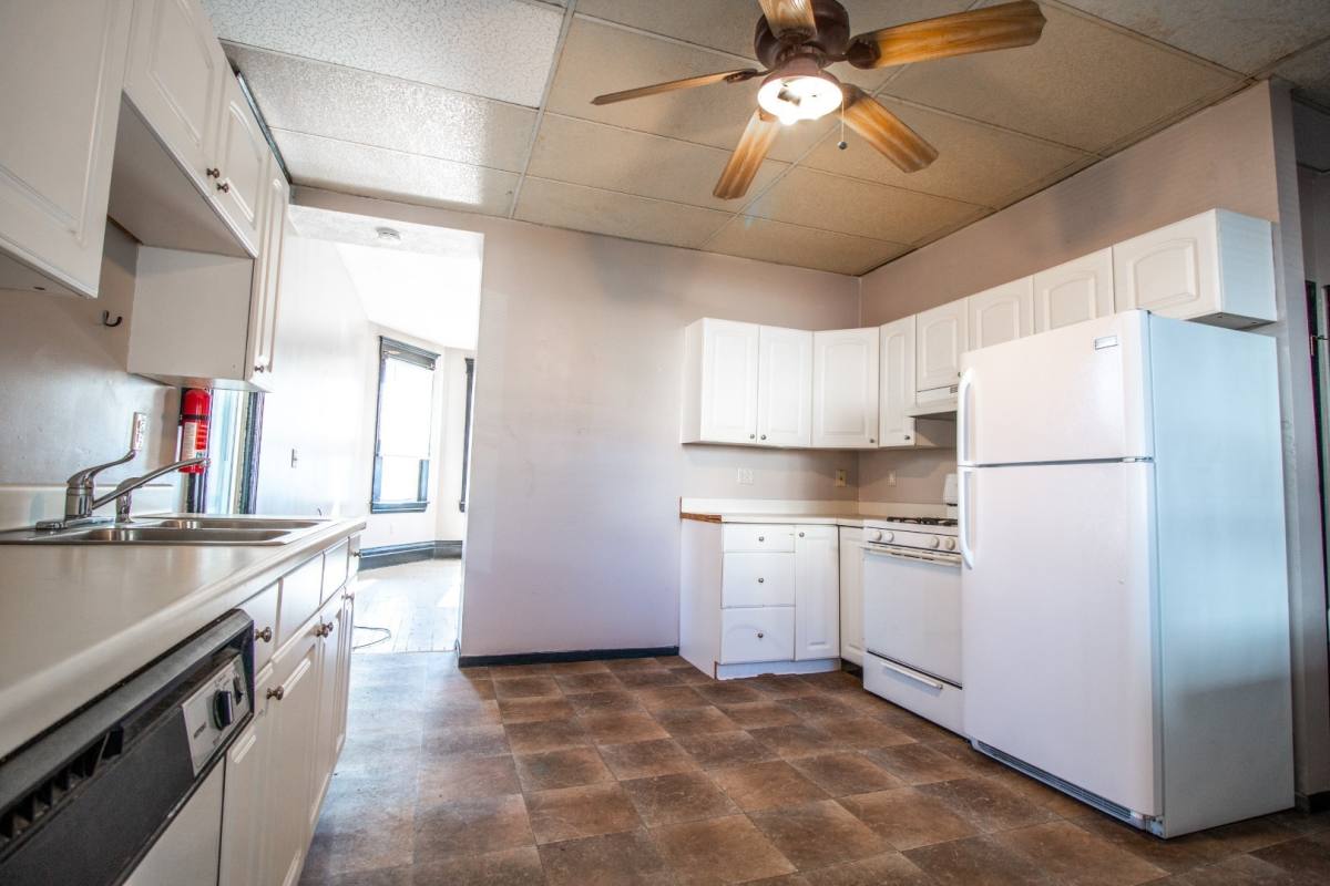 Apartment for rent at 454 Pine St, Morgantown, WV 26505
