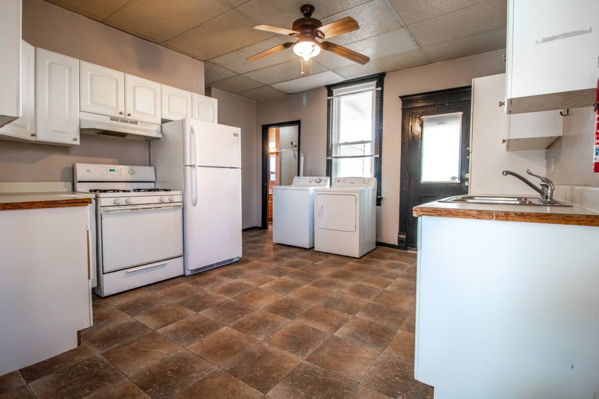 Apartment for rent at 454 Pine St, Morgantown, WV 26505