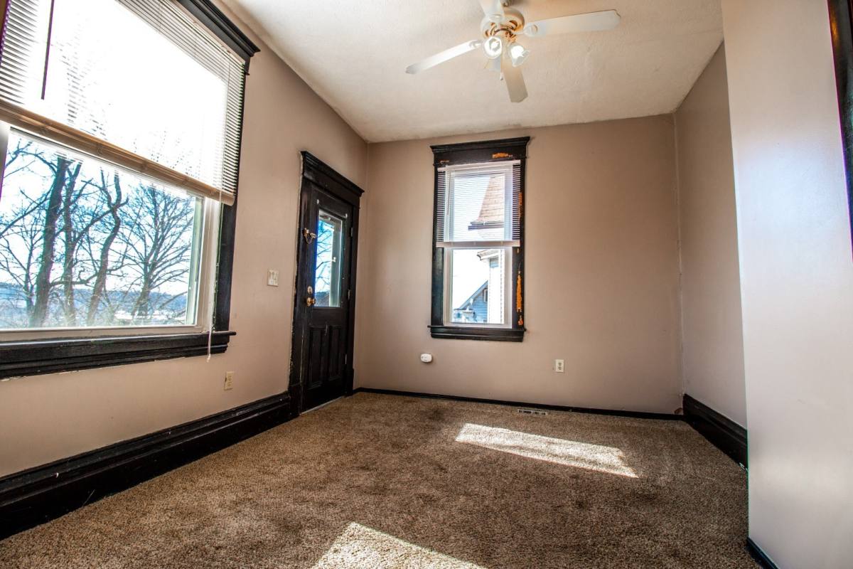 Apartment for rent at 454 Pine St, Morgantown, WV 26505