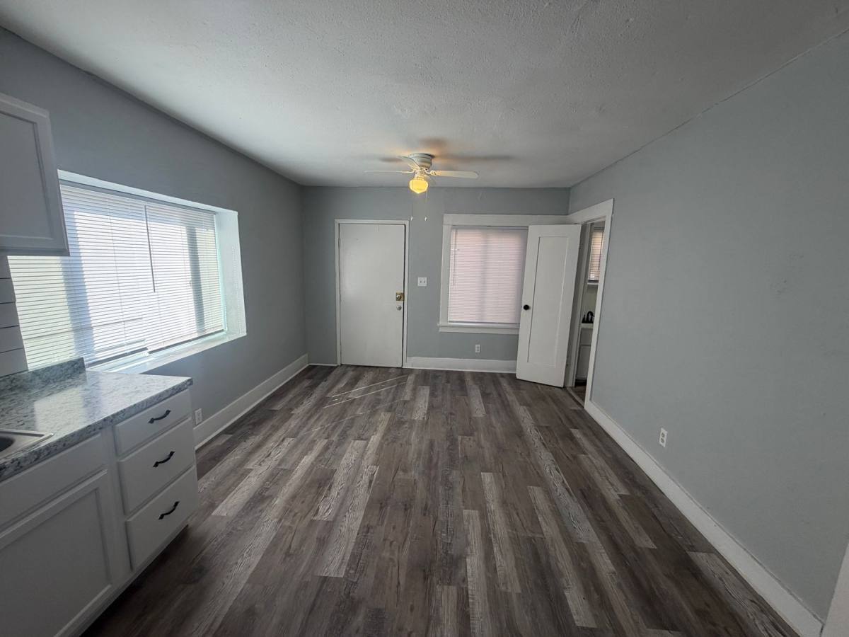 Apartment for rent at 1128 Raymond Ave, Long Beach, CA 90804