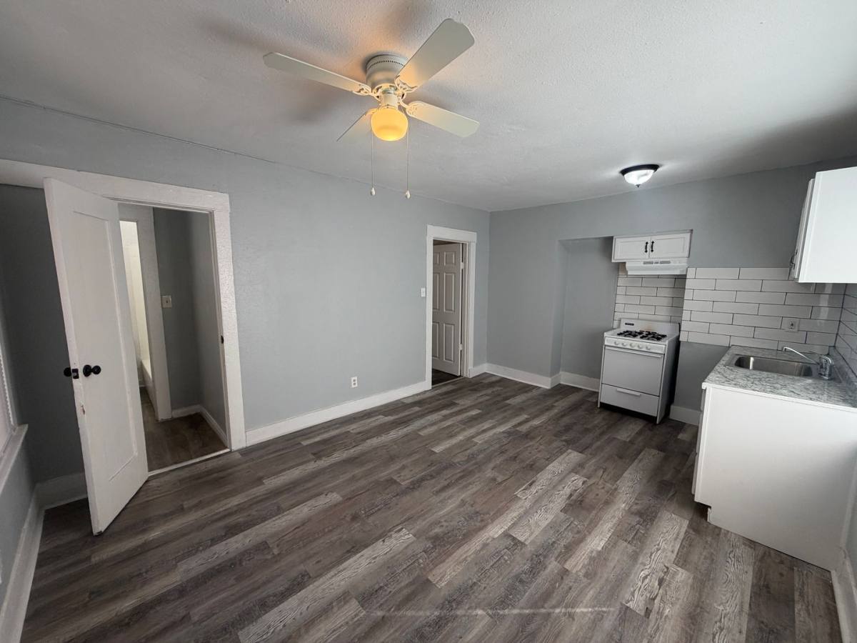 Apartment for rent at 1128 Raymond Ave, Long Beach, CA 90804