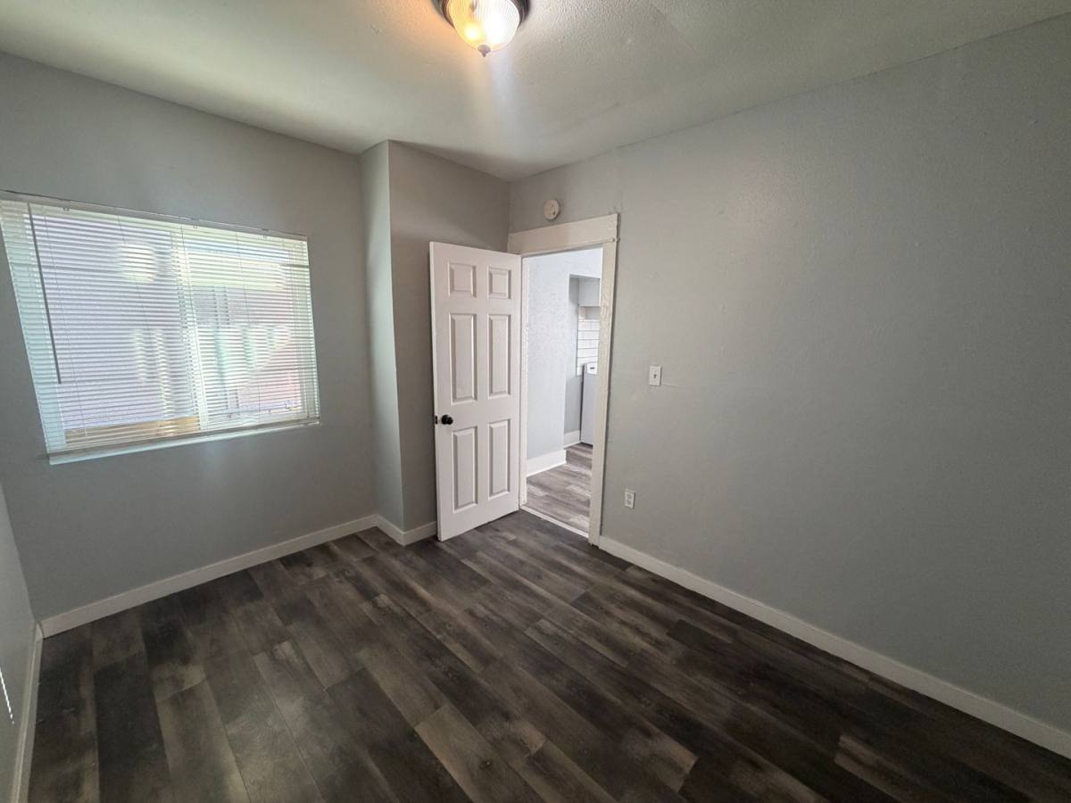 Apartment for rent at 1128 Raymond Ave, Long Beach, CA 90804