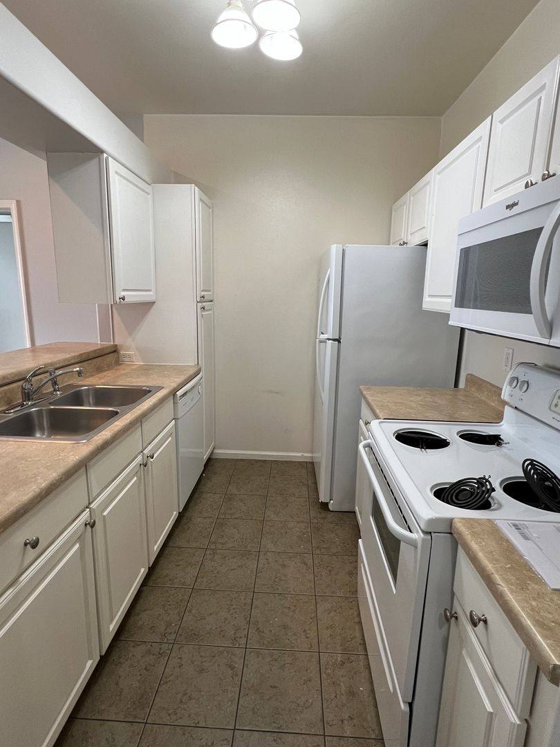 Apartment for rent at 1920 Monte Vista Dr, Rapid City, SD 57702