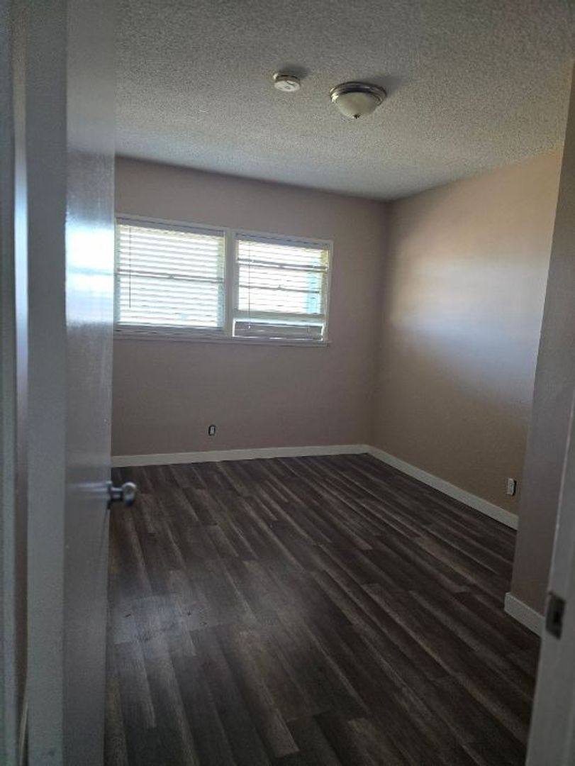Apartment for rent at 438 W Magnolia St, Compton, CA 90220