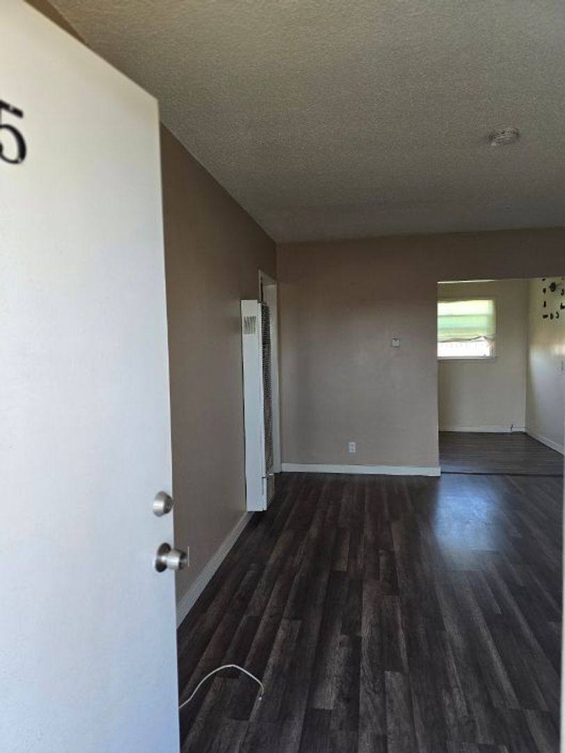 Apartment for rent at 438 W Magnolia St, Compton, CA 90220