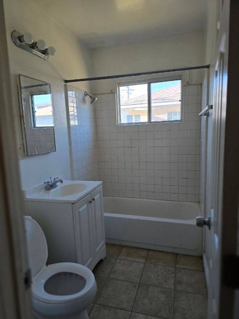 Apartment for rent at 438 W Magnolia St, Compton, CA 90220