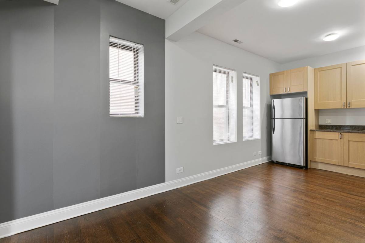 Apartment for rent at 7526-7530 N Seeley Ave, Chicago, IL 60645