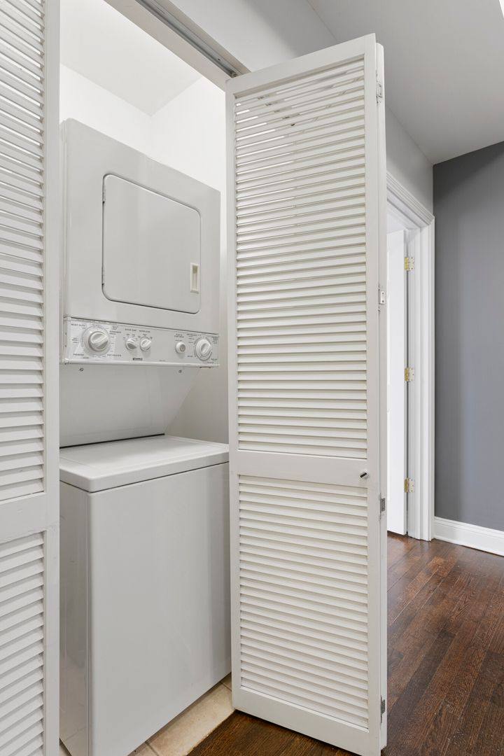 Apartment for rent at 7526-7530 N Seeley Ave, Chicago, IL 60645