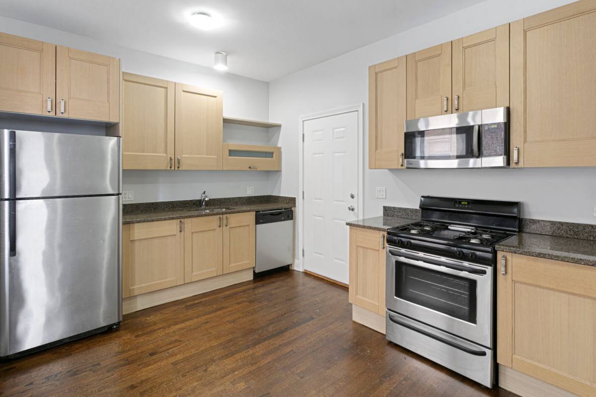 Apartment for rent at 7526-7530 N Seeley Ave, Chicago, IL 60645