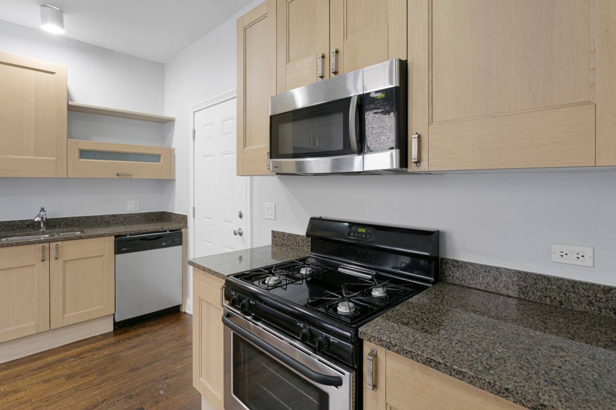 Apartment for rent at 7526-7530 N Seeley Ave, Chicago, IL 60645