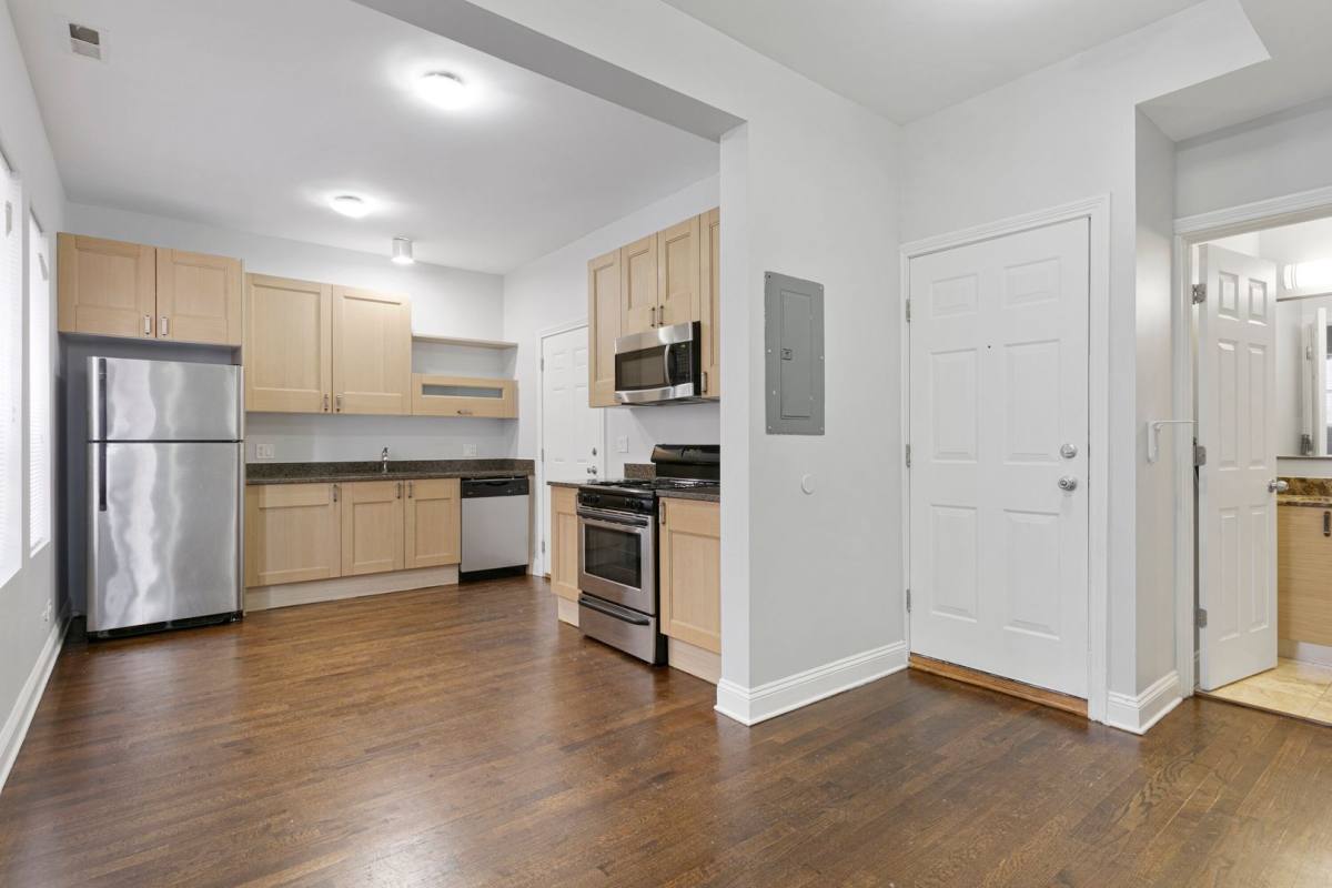 Apartment for rent at 7526-7530 N Seeley Ave, Chicago, IL 60645