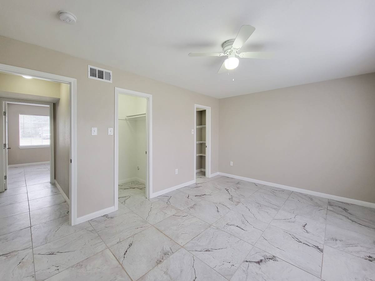 Apartment for rent at 3206 Lobit Dr #49, Dickinson, TX 77539
