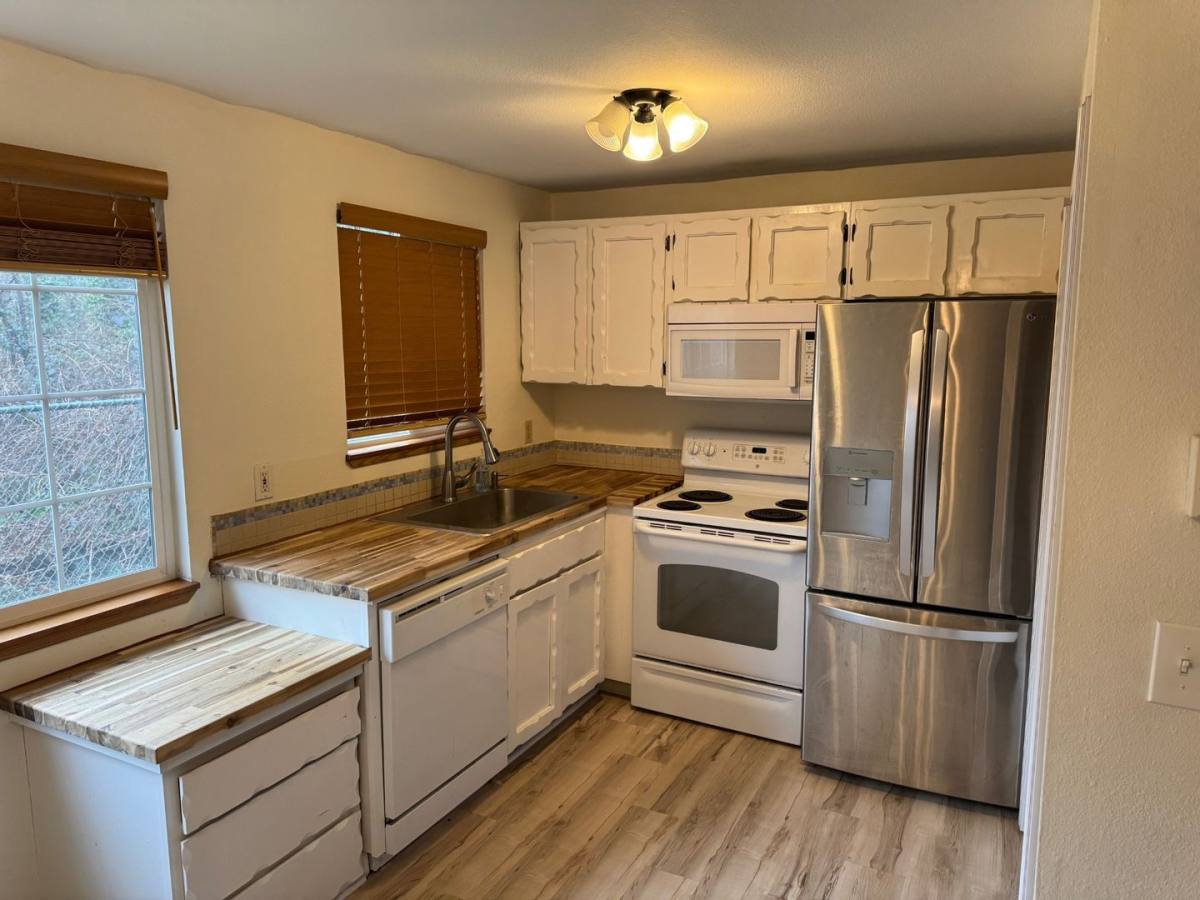 Apartment for rent at 10809 NE 48th Circle, Vancouver, WA 98682