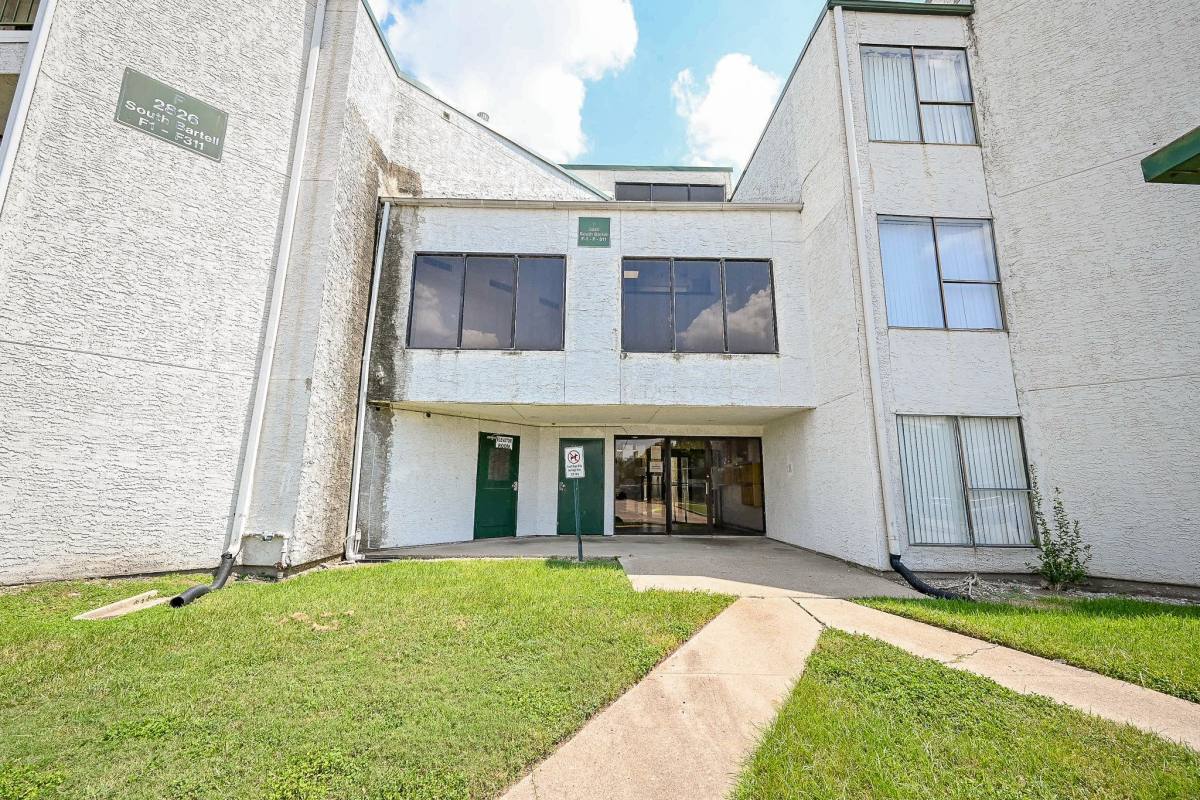 Condo for rent at 2826 S Bartell Dr #37, Houston, TX 77054