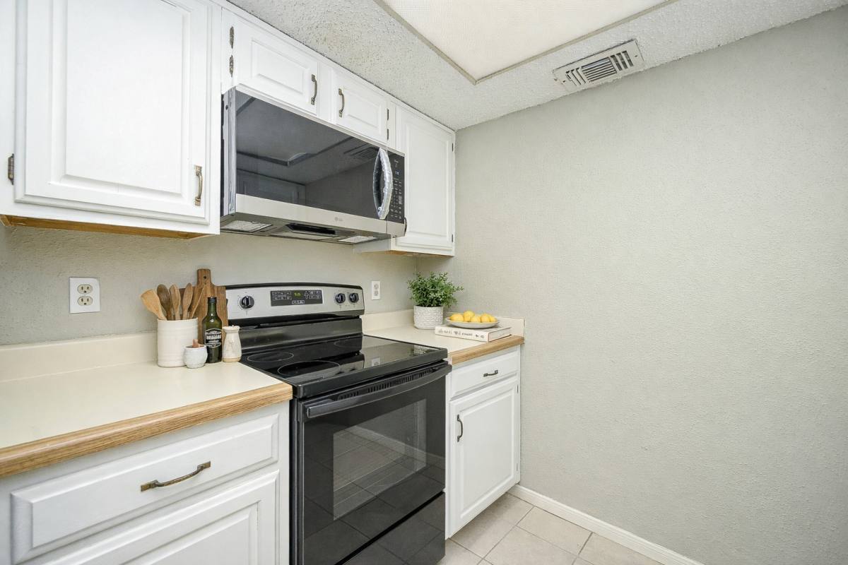 Condo for rent at 2826 S Bartell Dr #37, Houston, TX 77054