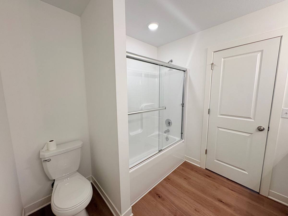 Townhouse for rent at 9301 N Lenox Ave, Kansas City, MO 64154