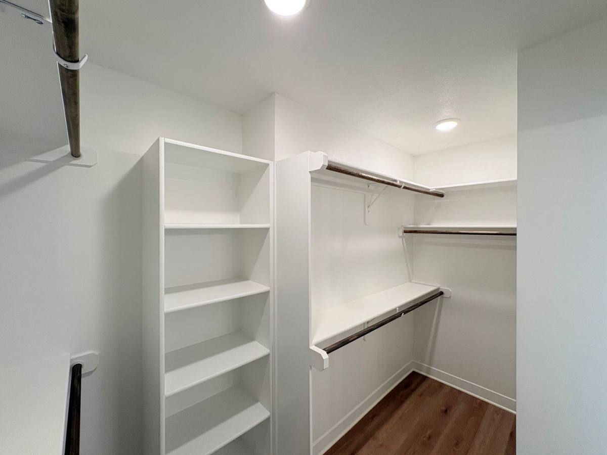 Townhouse for rent at 9301 N Lenox Ave, Kansas City, MO 64154