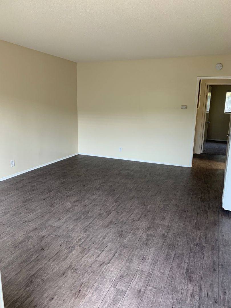 Apartment for rent at 1870 -1880 -1890 Harbor Ave, Long Beach, CA 90810