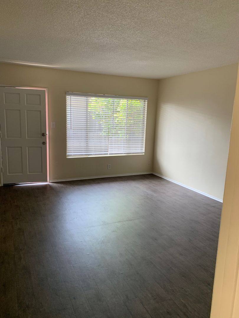 Apartment for rent at 1870 -1880 -1890 Harbor Ave, Long Beach, CA 90810