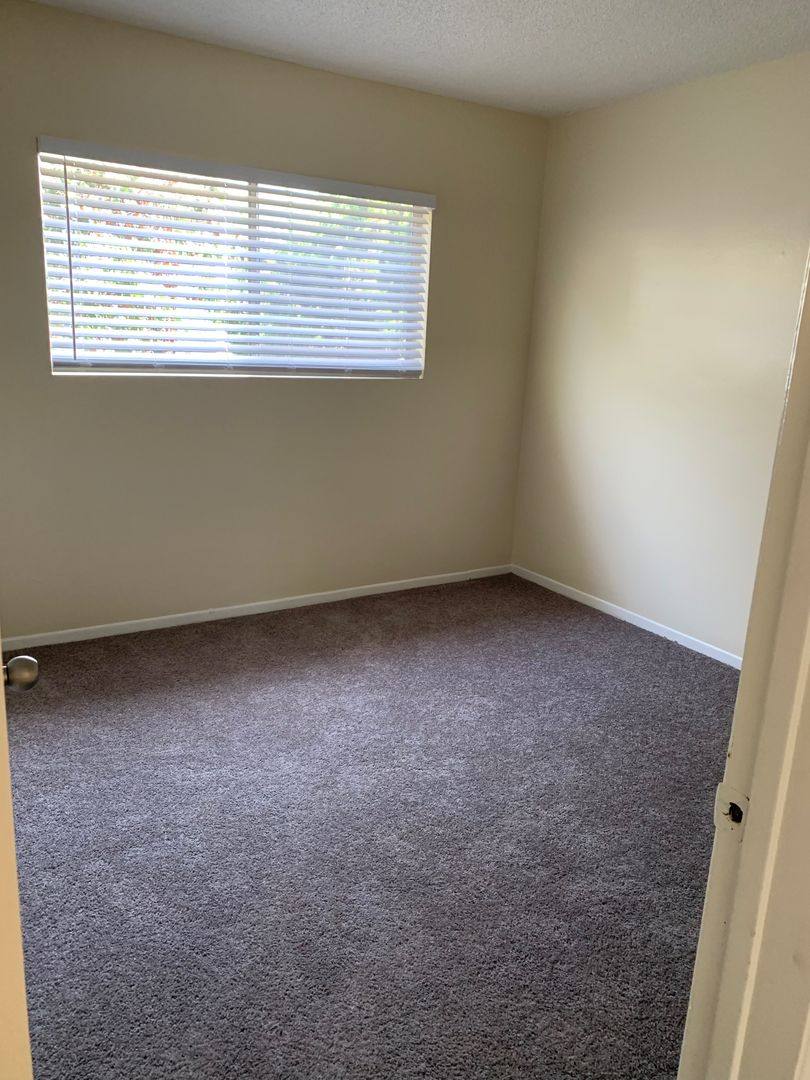 Apartment for rent at 1870 -1880 -1890 Harbor Ave, Long Beach, CA 90810
