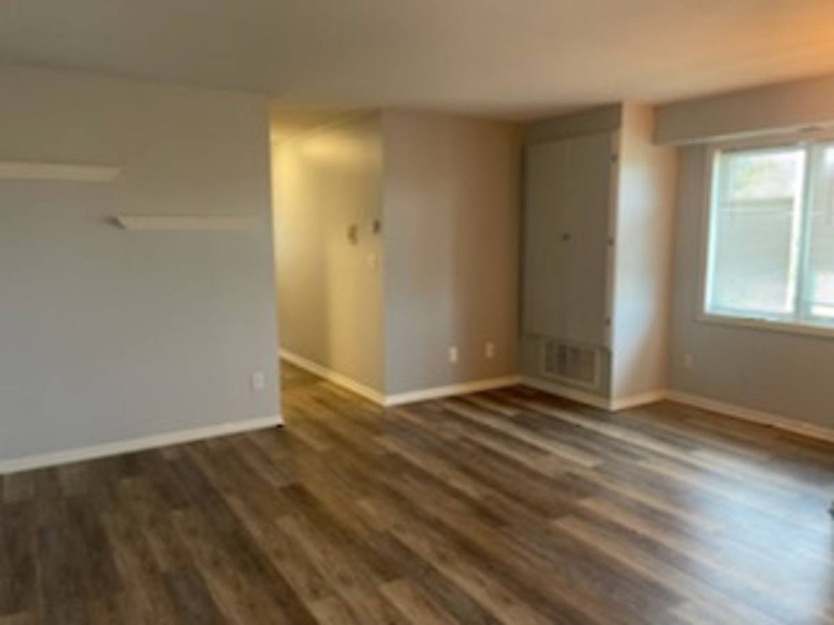 Apartment for rent at 860 10th Ave SE, Minneapolis, MN 55414