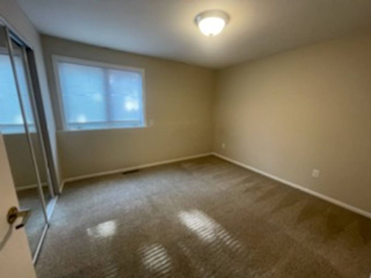 Apartment for rent at 860 10th Ave SE, Minneapolis, MN 55414