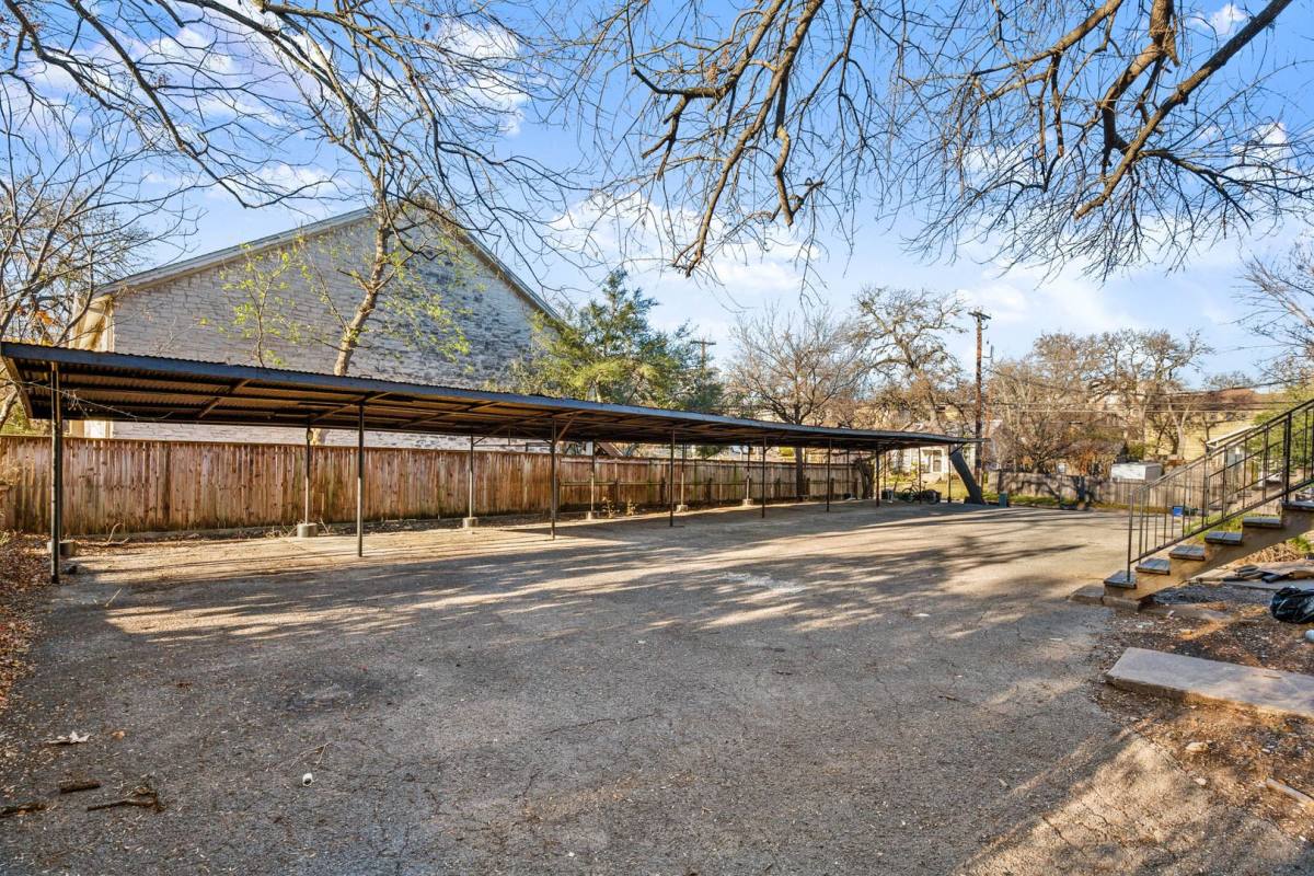 Apartment for rent at 301 E 33rd, Austin, TX 78705